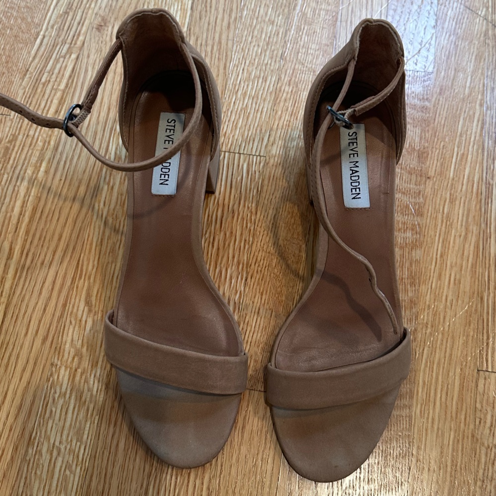 Steve Madden Nude Tan Size 8 Heel Sandals GREAT condition